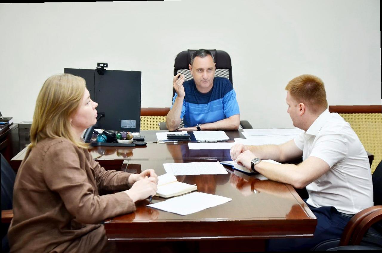 «Виктор Тепляков обсудил борьбу с вредителями в Сочи»