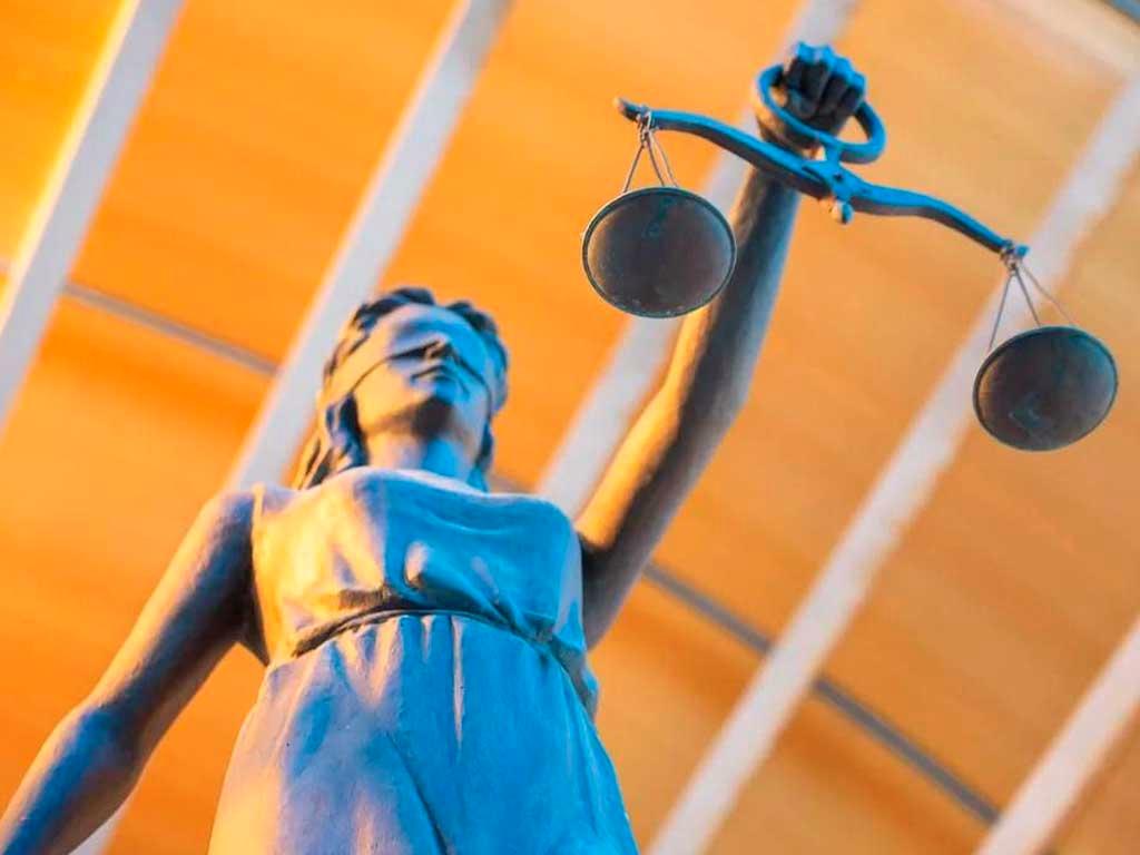 Мошенничество и отмывание денег: женщина из Сочи обвиняется в обмане 25 человек