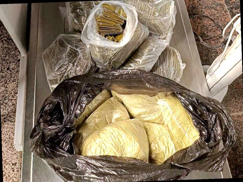 В аэропорту Сочи найдено 16 кг насвая из Таджикистана
