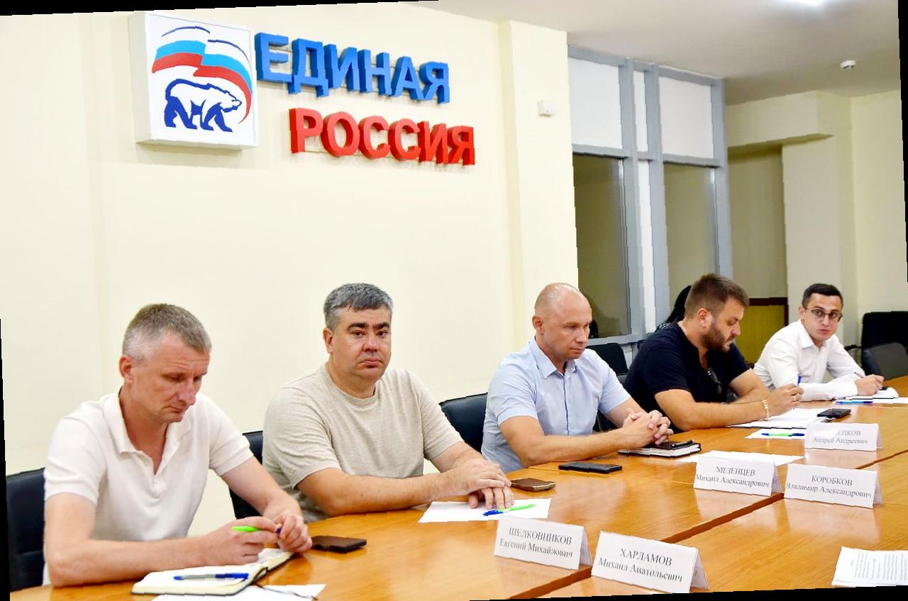 «Виктор Тепляков обсудил состояние АЗС в Сочи»
