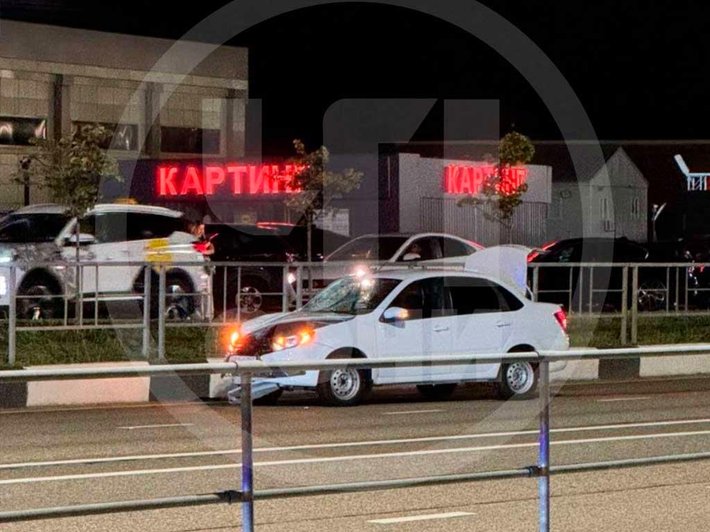 В Сочи произошло ДТП, в результате которого погибла девушка-пешеход