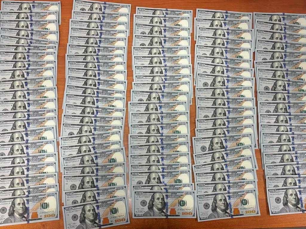 В Сочи остановили незаконный вывоз валюты в Турцию