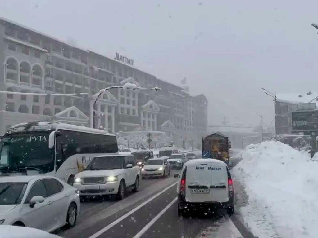 В Сочи возбуждены дела из-за плохой уборки дорог во время снегопада