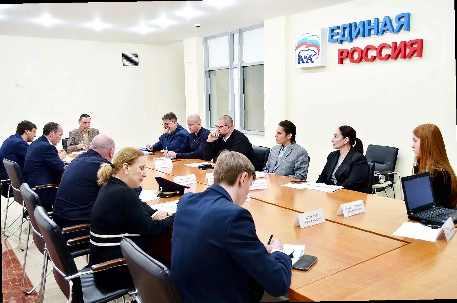 «Виктор Тепляков обсудил состояние железнодорожных путей возле курортов»