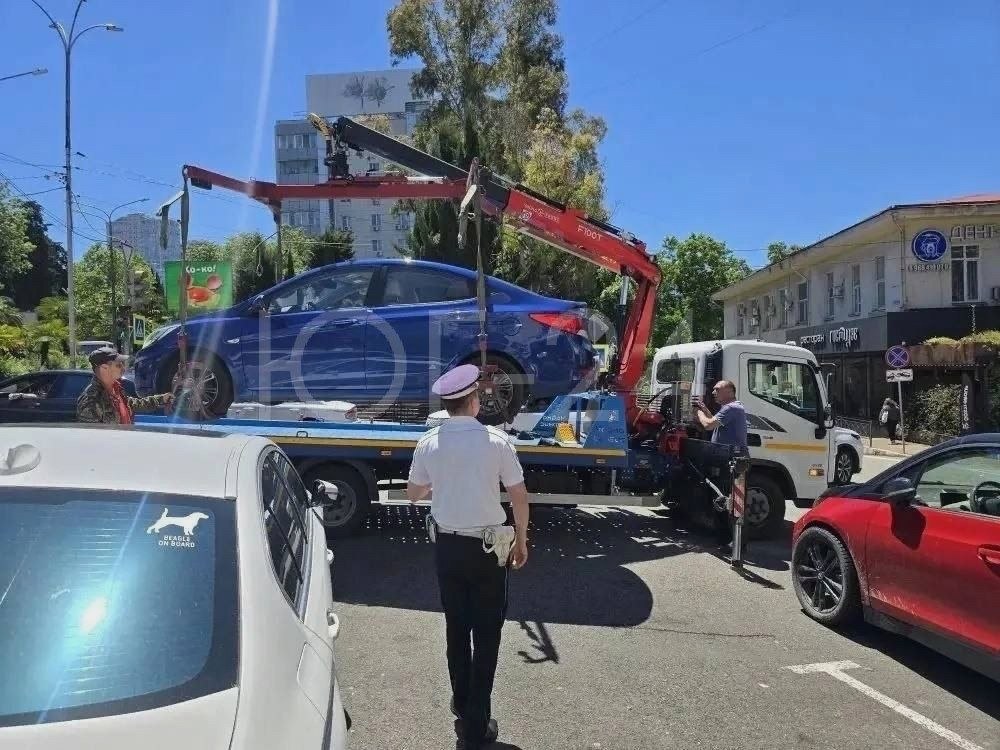 Штрафы для водителей, паркующихся у электрозарядок в Сочи
