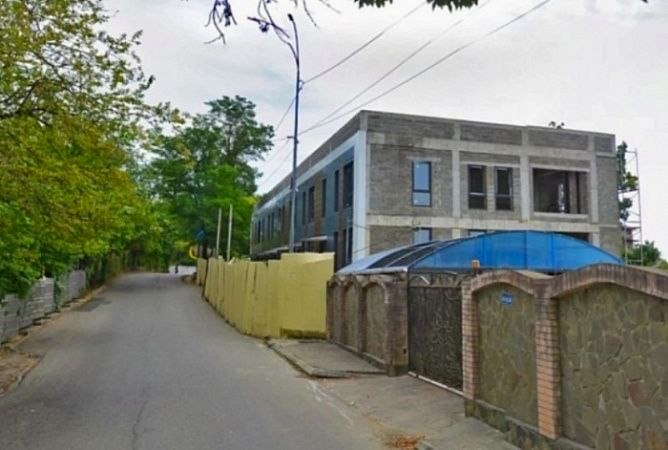 Суд в Сочи постановил снести два самовольных строения