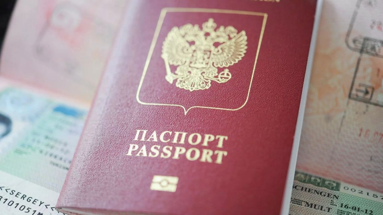 МВД России предупреждает о мошенниках, предлагающих биометрические загранпаспорта